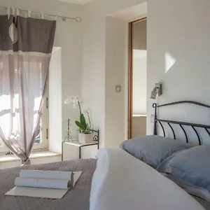  Hébergement de vacances La Pourtoune
